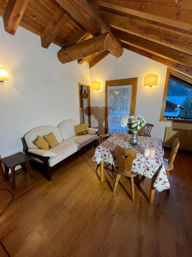 Chalet Blanc "La Mansarda" Курмайор Экстерьер фото
